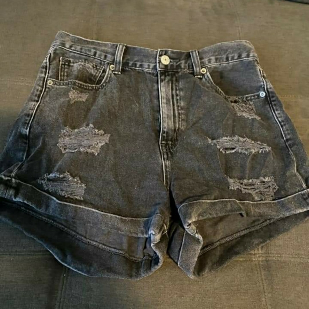 Black AE jean shorts